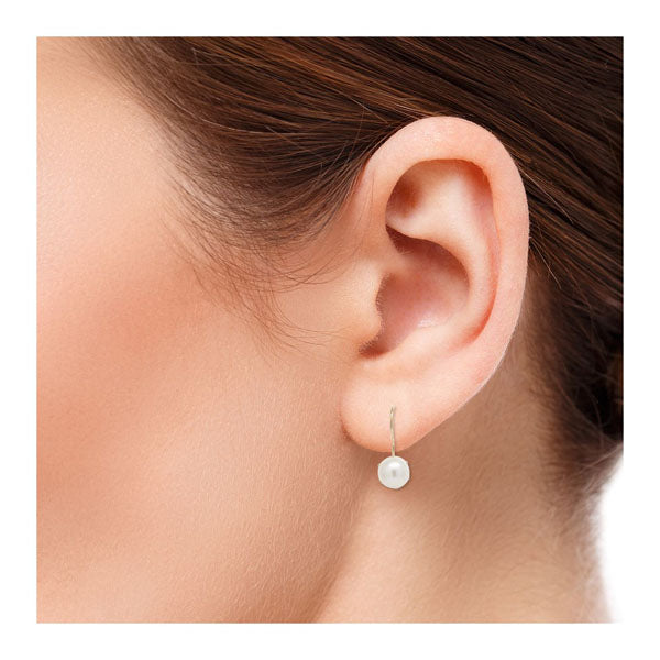 Helmikorvakorut 6 mm 1016valk