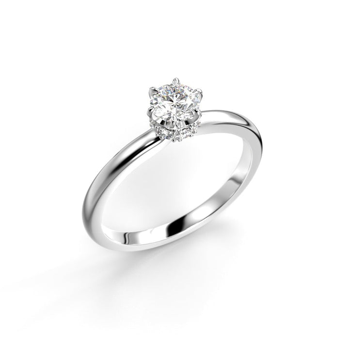 Festive Heidi Hidden Halo 0,38 ct timanttisormus valkokulta, viistokuva