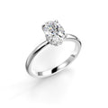 Festive Heidi Hidden Halo Oval 1,10 ct timanttisormus valkokulta