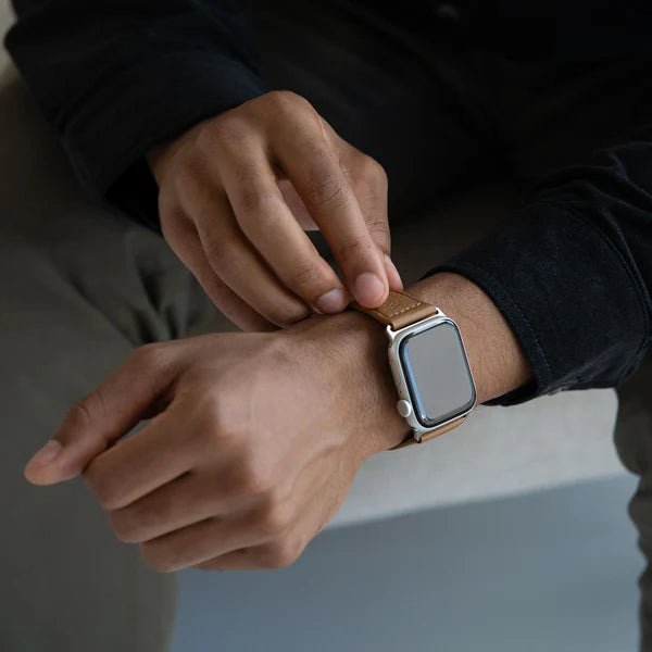Aarni Hirvennahkainen Apple watch ranneke konjakki Aarni