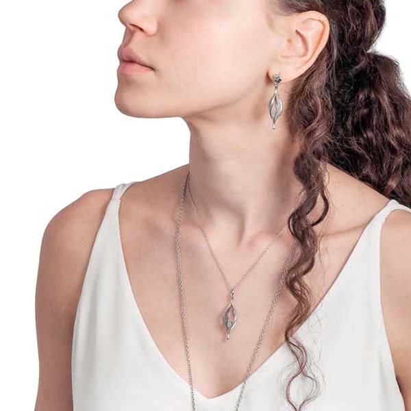 Lumoava Kaikkeus korvakorut L54190500000
