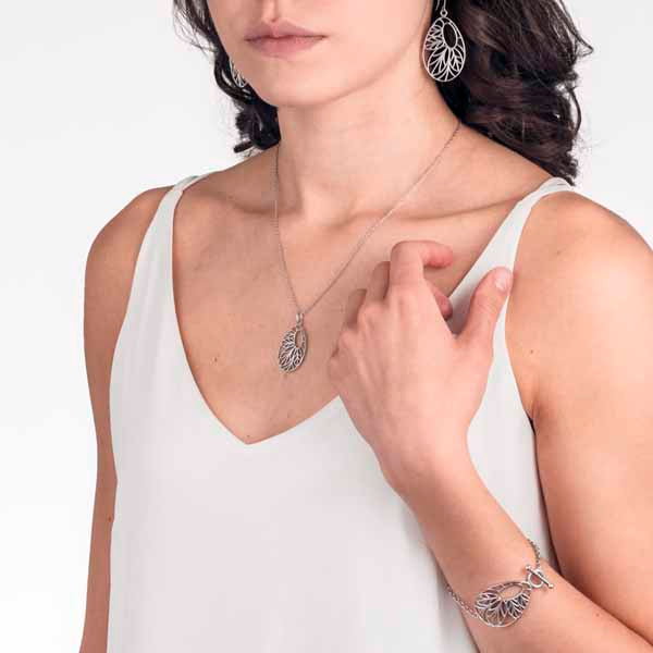 Lumoava Greta riipus L56201100000
