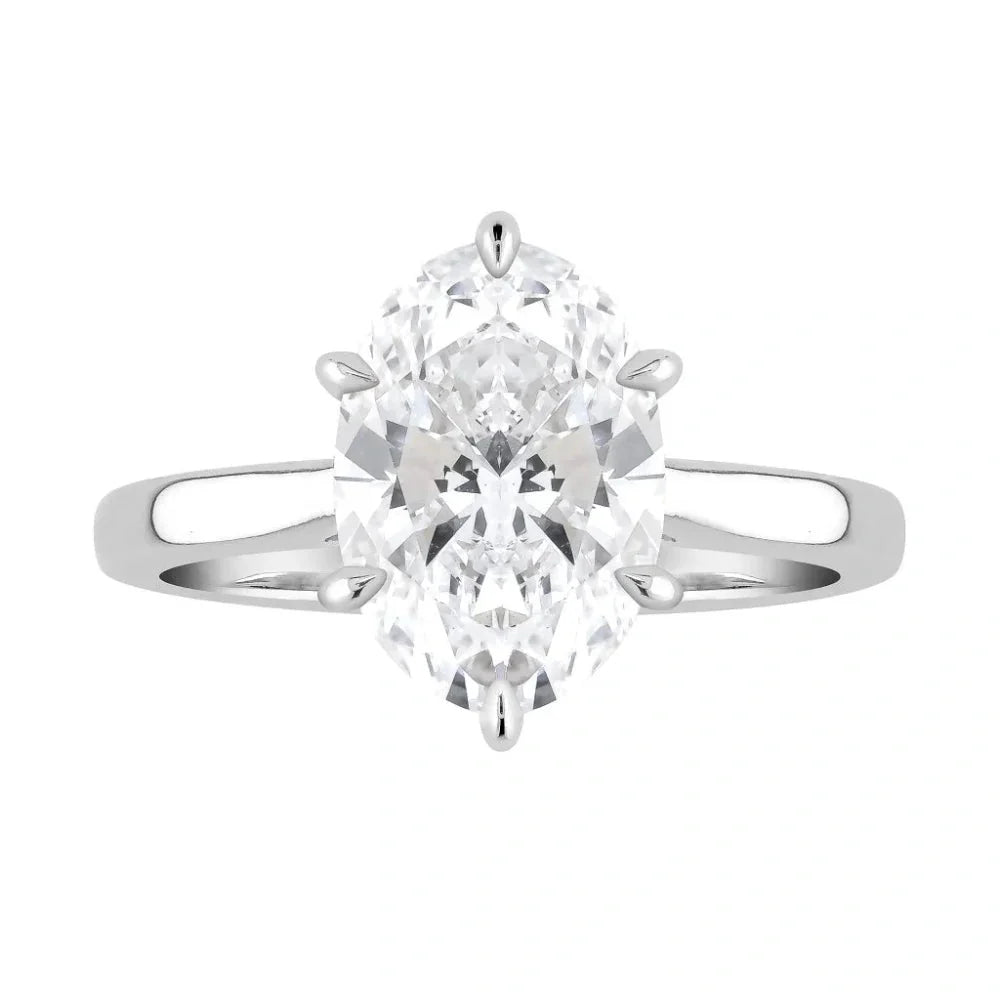 Sandberg Onnenlähde M-246Bw 5,00 ct laboratoriotimanttisormus edestä