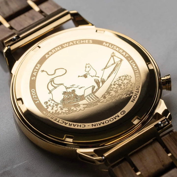 Aarni x Moomin Piisamirotta Limited Edition – kuvitettu takakansi