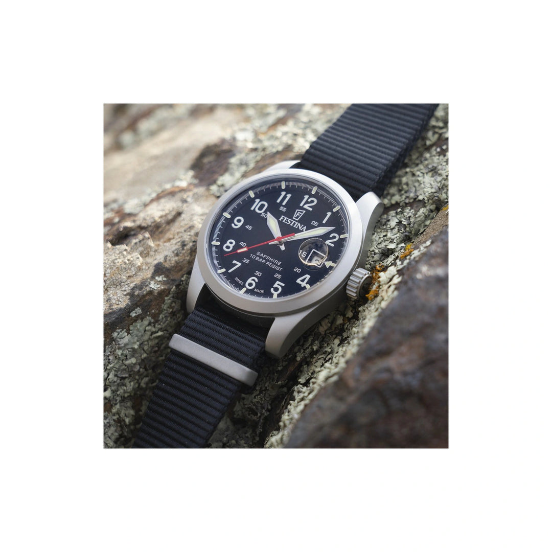 Festina Swiss Made Field F20082/3 – kellotaulun lähikuva