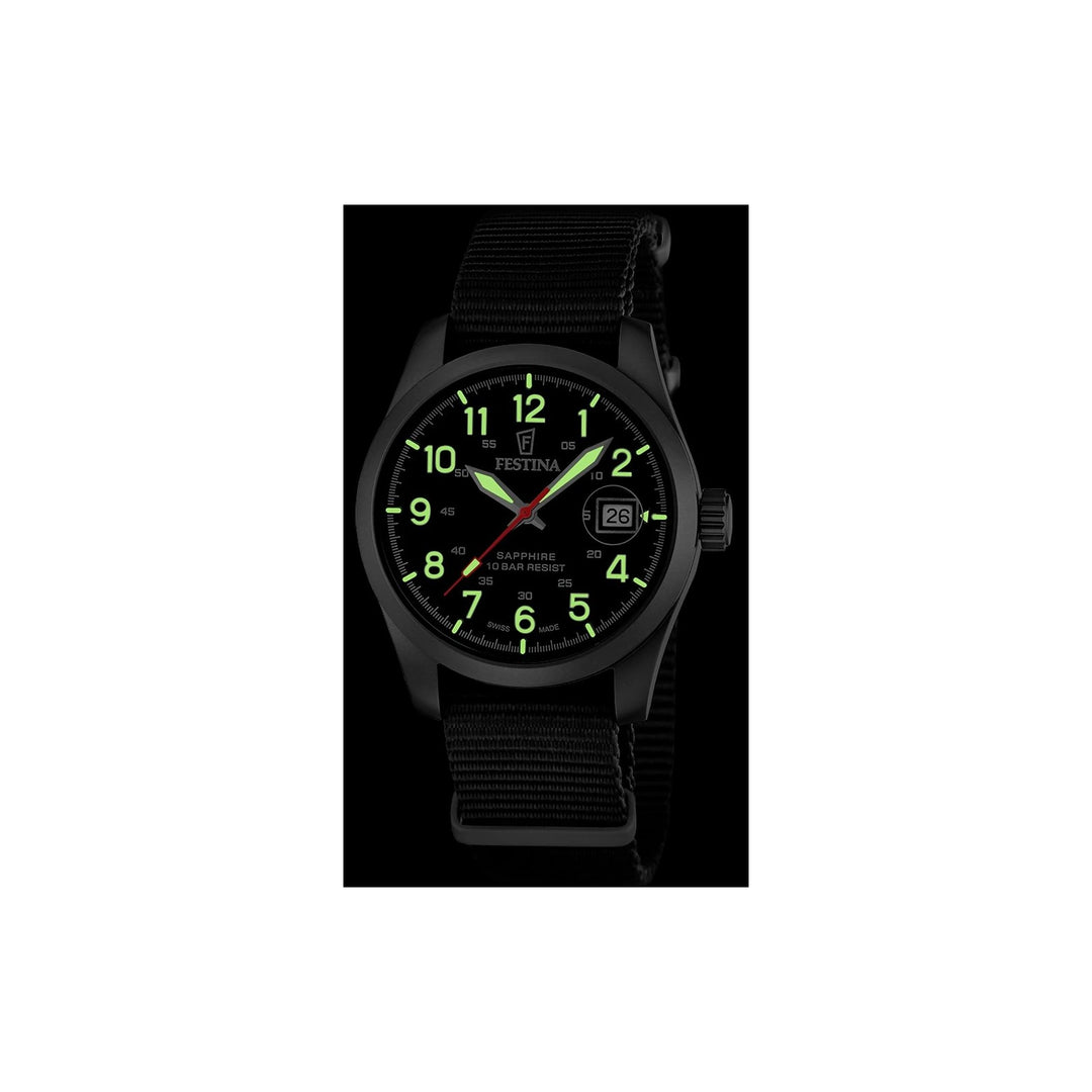 Festina Swiss Made Field F20082/3 – kellotaulun näkyvyys pimeässä