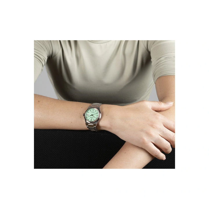 Festina Swiss Made Ladies F20035/3 – kello ranteessa
