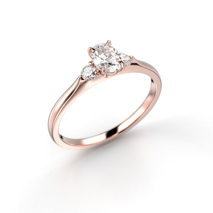 Festive Megan Oval 0,40 ct timanttisormus punakulta