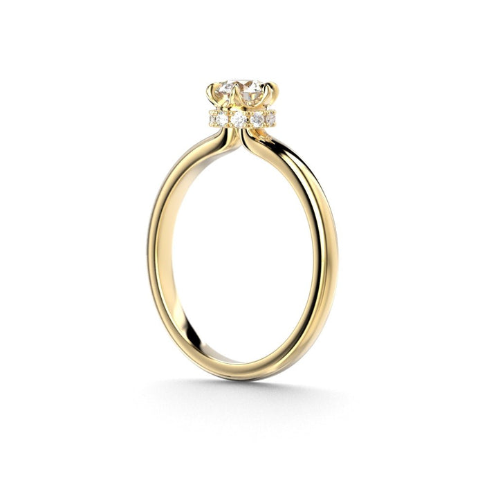 Festive Heidi Hidden Halo 0,60 ct timanttisormus keltakulta, sivukuva