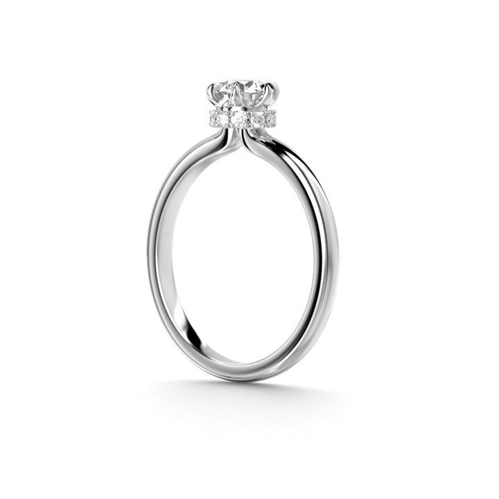 Festive Heidi Hidden Halo 0,60 ct timanttisormus valkokulta, sivukuva