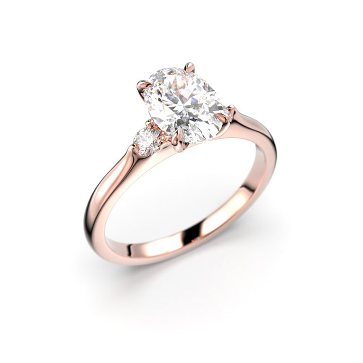 Festive Megan Oval 1,14 ct timanttisormus 753-114 punakulta, viistokuva