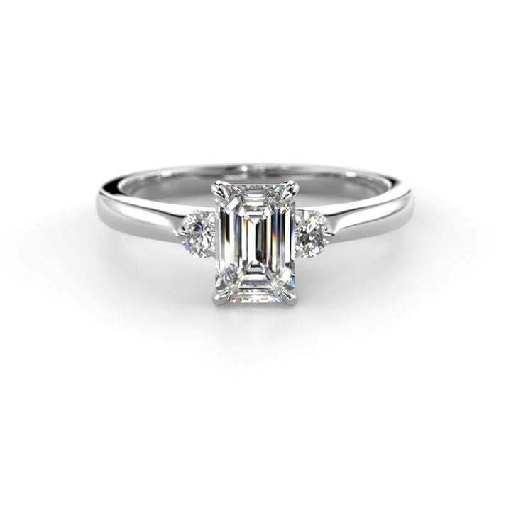Festive Megan Emerald 0,74 ct timanttisormus valkokulta 745-074 – tuotekuva 2
