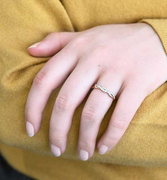 Festive Tiana Timanttisormus 0,16 ct keltakulta