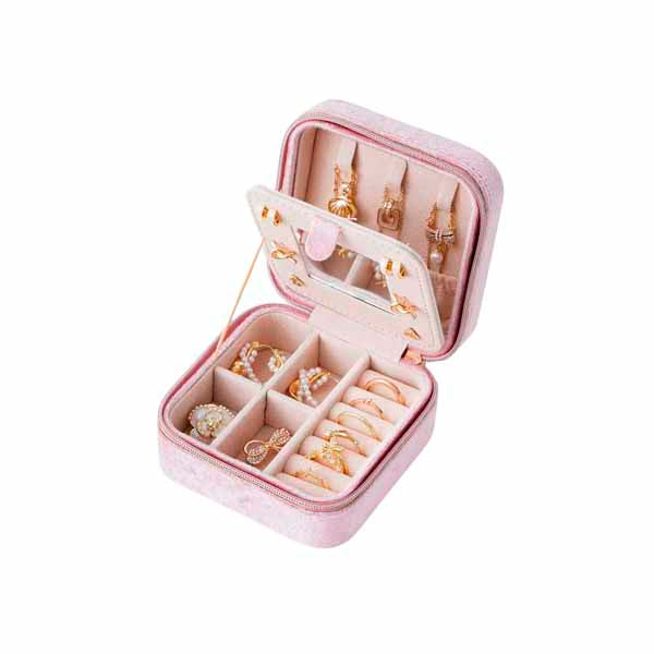 Vaaleanpunainen samettinen korurasia