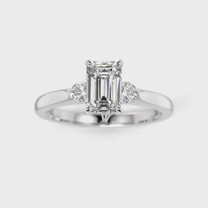 Festive Megan Emerald 0,74 ct timanttisormus valkokulta 745-074 – pyörivä video