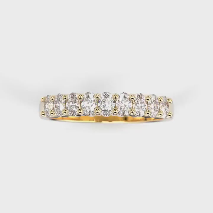 Festive Auréa Band 0,45 ct keltakulta – pyörivä video