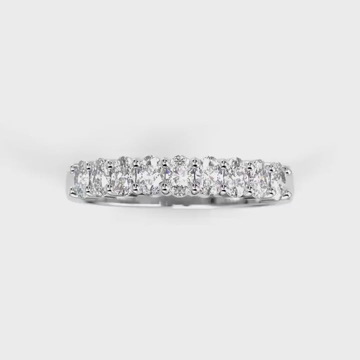 Festive Auréa Band 0,45 ct valkokulta – pyörivä video