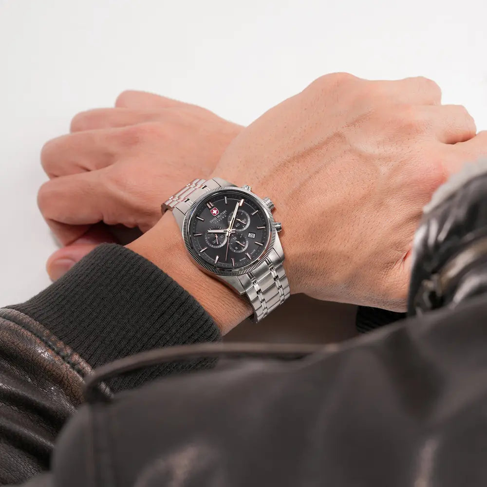Swiss Military Hanowa Airman First Class SMWGI0003103 – kello ranteessa