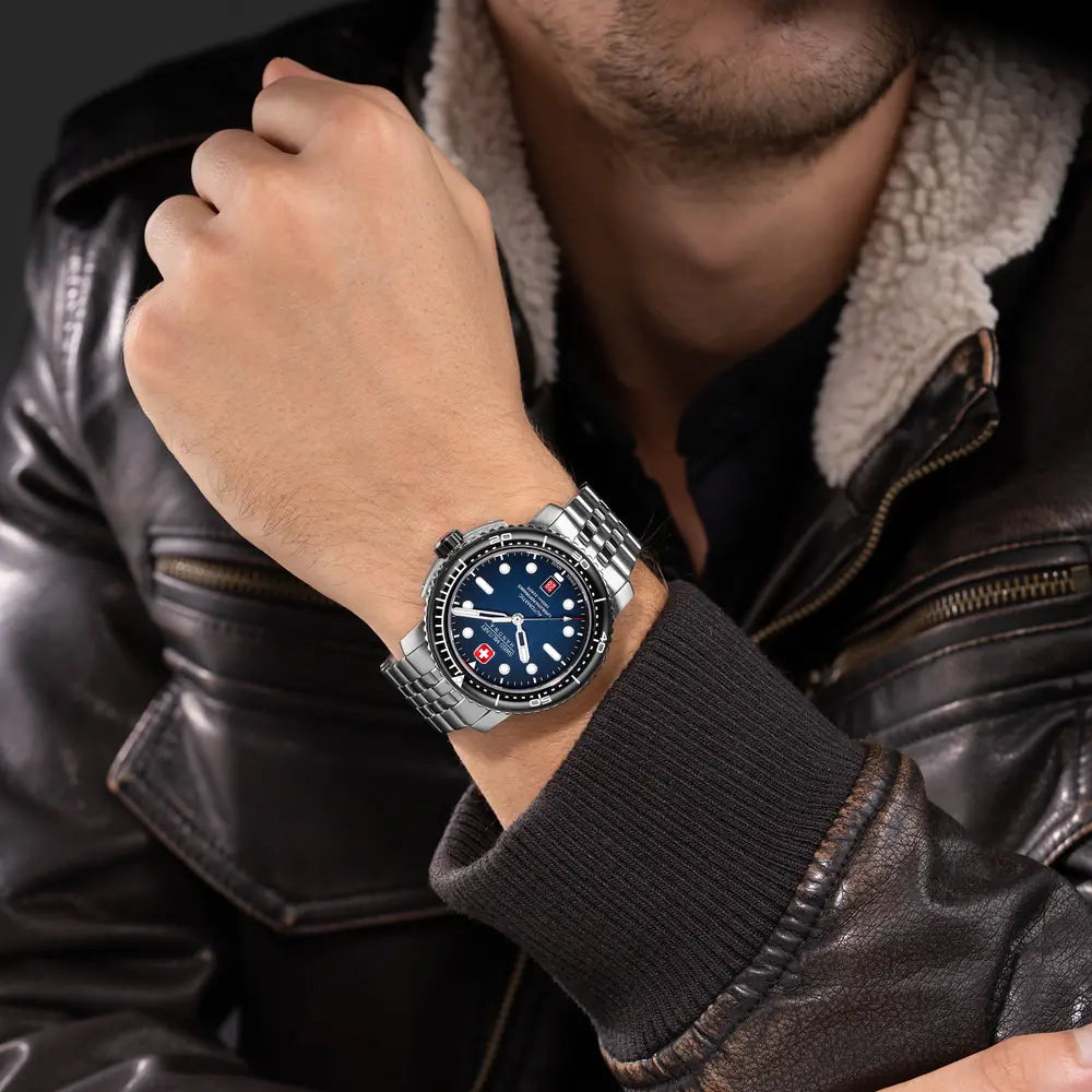 Swiss Military Hanowa MAITRE PLONGEUR Blue SMWGL0002002-SET – kello ranteessa