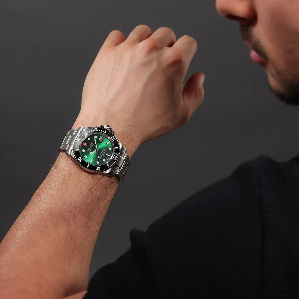 Swiss Military Hanowa SEALORD Green SMWGL0006302 – kello ranteessa