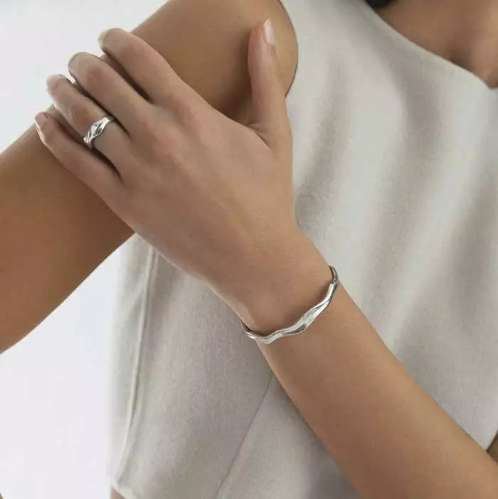 Mockberg Wavy Bolded Cuff MB0174 Mockberg