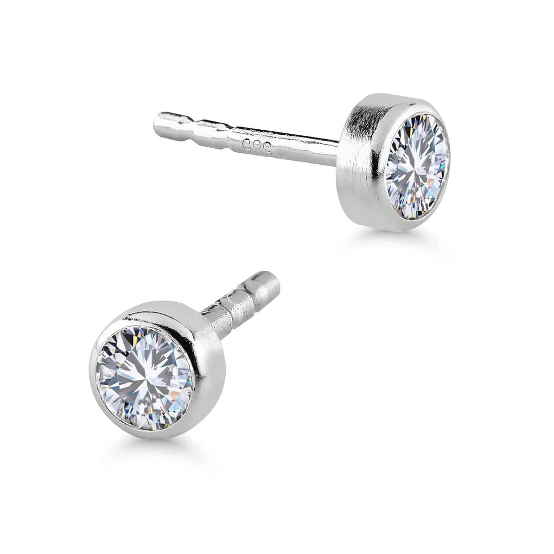 Valkokultakorvakorut zirkoniat 4 mm